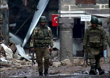 Turkish soldiers patrol in Sur district, Diyarbakir