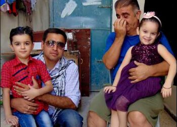 Manish Rai with Syrian refugees