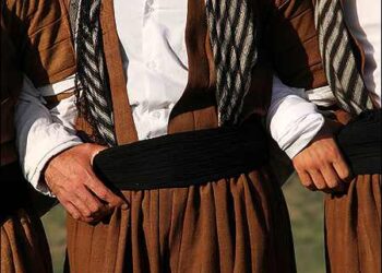 Traditional Kurdish clothes, Iraqi Kurdistan