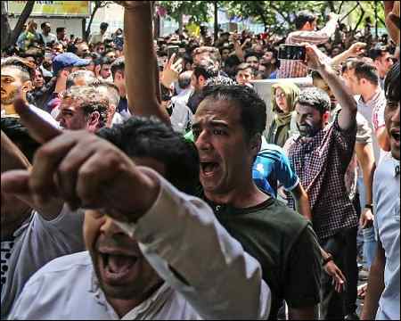 Iran on the Verge of Total Revolution