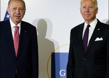 Turkish president Recep Tayyip Erdogan (L) with U.S. President Joe Biden during the G-20 leaders summit, Rome, Italy, October 31, 2021. Photo: AP