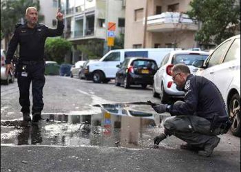 Emergency responders examine the wreckage at the scene of an explosion in Tel Aviv, Israel, amid the ongoing Israel-Hamas conflict, July 19, 2024. Photo: Reuters