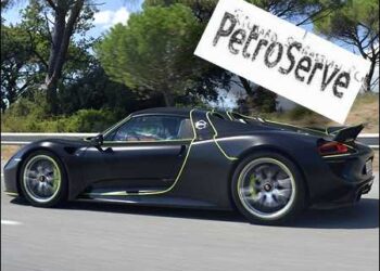 Idris Nechirvan Barzani rides a Porsche 918 Spyder supercar