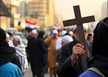 Iraqi Christians cross Muslims