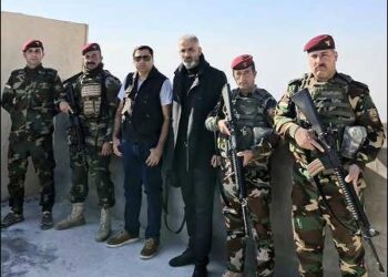 Manish Rai (3rd from left) with Iraqi Kurdish Peshmerga forces from Brigade 14 at the Qarachoq Mountains in the Makhmour sector, Iraqi Kurdistan, December 2024. Photo: Manish Rai/Handout to iKurd.net.