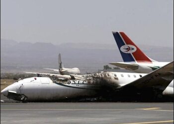 A Felix Airways plane is seen after it was destroyed by a Saudi airstrike at the international airport of Yemen's capital Sanaa, April 29, 2015. Photo: Reuters