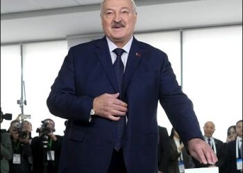 Belarusian President Alexander Lukashenko casts his ballot at a polling site during voting in presidential elections in Minsk, Belarus, January 26, 2025. Photo: AP