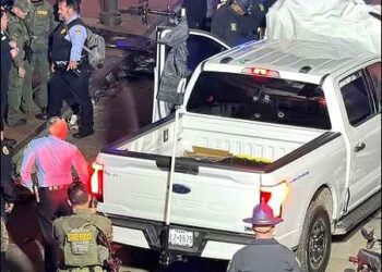 Driver, identified as Arabic Shamsud-Din Jabbar, a Muslim, flying Islamic State flag on his truck, kills at least 10 in a New Orleans crowd