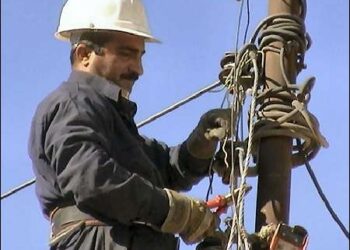 A Kurdish electricity worker in Sulaimani, Iraqi Kurdistan, 2018. Photo: Hawlati