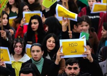 People rally in support of Kurdish-led SDF forces in Syrian Kurdistan (Rojava)