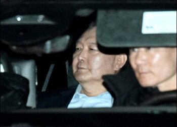 A motorcade carrying South Korea's impeached President Yoon Suk Yeol leaves for Seoul Detention Center at the Corruption Investigation Office for High-ranking Officials (CIO) following his arrest, in Gwacheon, South Korea, January 15, 2025. Photo: Yonhap/via Reuters