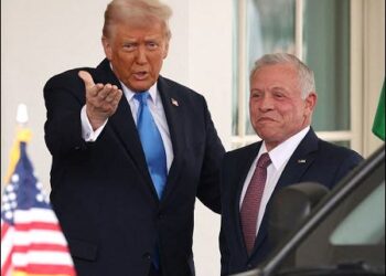 U.S. President Donald Trump greets Jordan's King Abdullah II, right, at the White House, Washington, February 11, 2025. Photo: Reuters