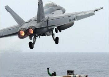 Aircraft carrier USS Nimitz, 2013 Photo: U.S. Navy
