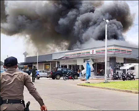 Cambodia, Thailand exchange heavy artillery fire, thousands flee