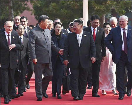 World leaders attend Chinas military parade in show of support for Beijing