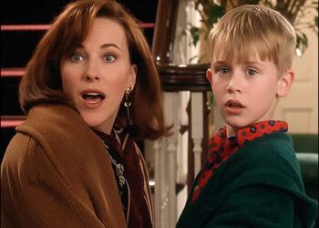 Catherine O’Hara with Macaulay Culkin in a still from Home Alone (1990). Photo: iKurd.net/screengrab/video/YT/