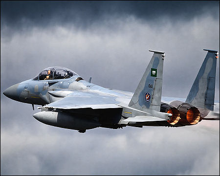 Saudi fighter jets strike UAE-backed separatists in southern Yemen
