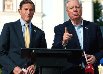 US Senators Richard Blumenthal, D-Conn., left, and Sen. Lindsey Graham, R-S.C., May 30, 2025. Photo: AP