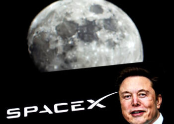 SpaceX's logo and an Elon Musk photo, 2026. Photo: iKurd.net/ai
