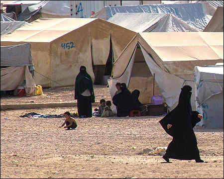 Syria shuts Islamic State-linked al Hol camp after emptying it