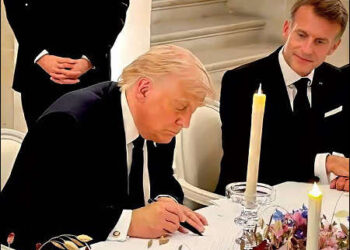 U.S. President Donald Trump signs U.S.-Iran interim agreement to end war, France, June 17, 2026. Photo: Video/X.