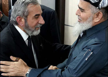 Salahaddin Mohammed Bahadin (left), leader of the Kurdistan Islamic Union (KIU), a political party considered close to the Muslim Brotherhood, speaks with Ali Bapir, leader of the radical political Kurdistan Justice Group (KJG) (Komal), formerly known as the Kurdistan Islamic Group (KIG), in Sulaimani, Iraqi Kurdistan, June 2016. Photo: Bahaddin's FB/via iKurd.net.