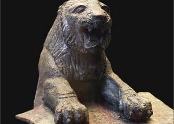Kurdish lion Mozan Hill, 3,500 years old. Tish-atal (2000 BC) was endan (a king or high priest) of Urkesh during the Third Dynasty of Ur. Now in the Louvre Museum. Photo: Creative Commons/wikimedia